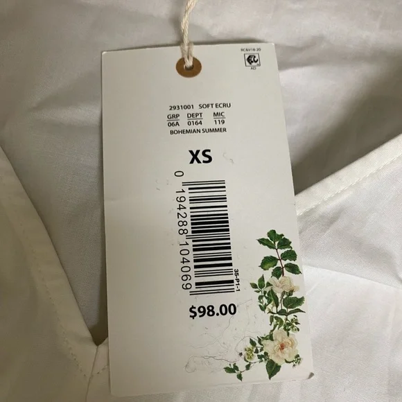 CHELSEA and Violet white v neck top with embroidered details NEW - Picture 6 of 7